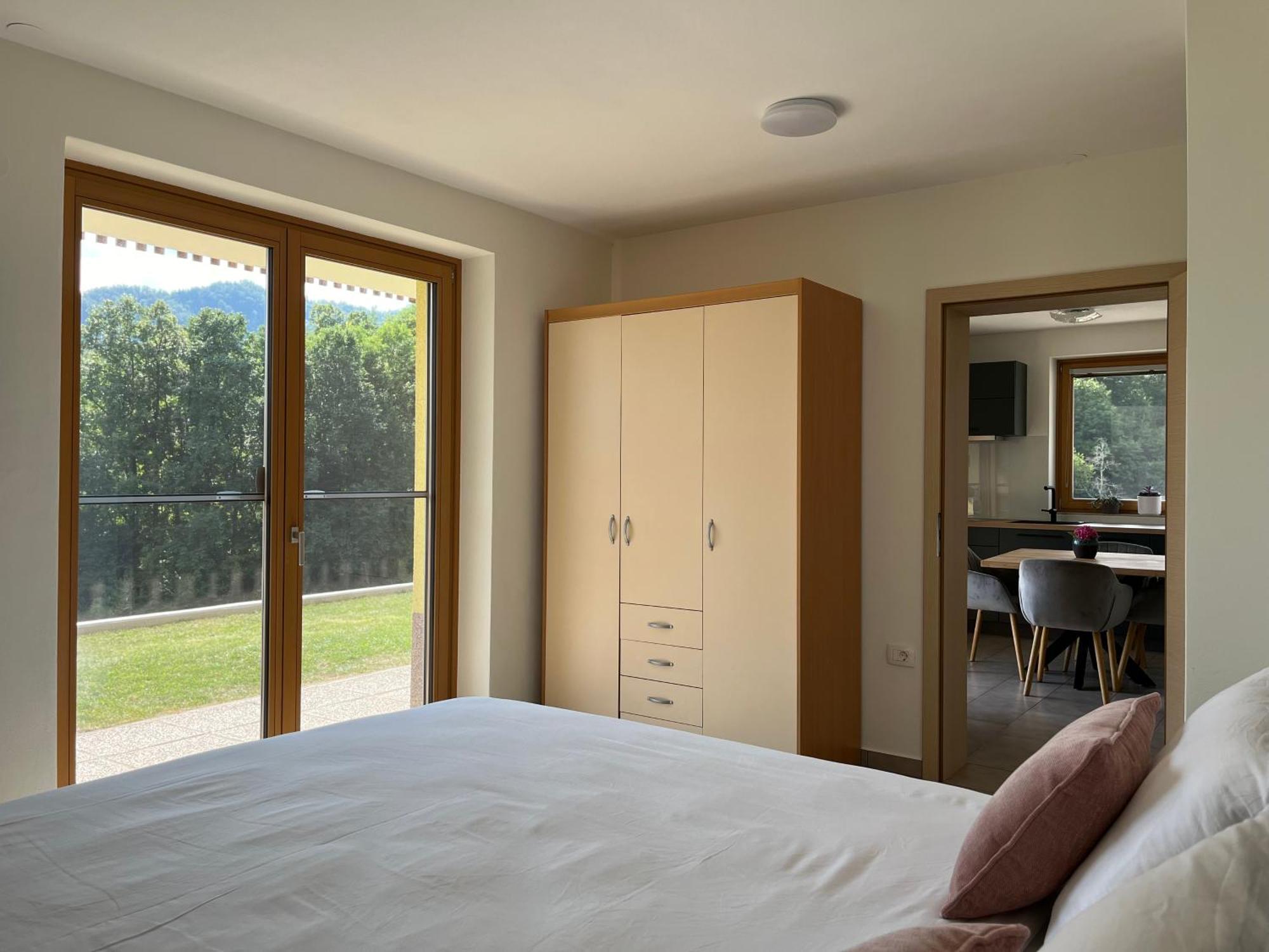 Cozy & Chic - Apartment With A Private Patio Кобарид Экстерьер фото
