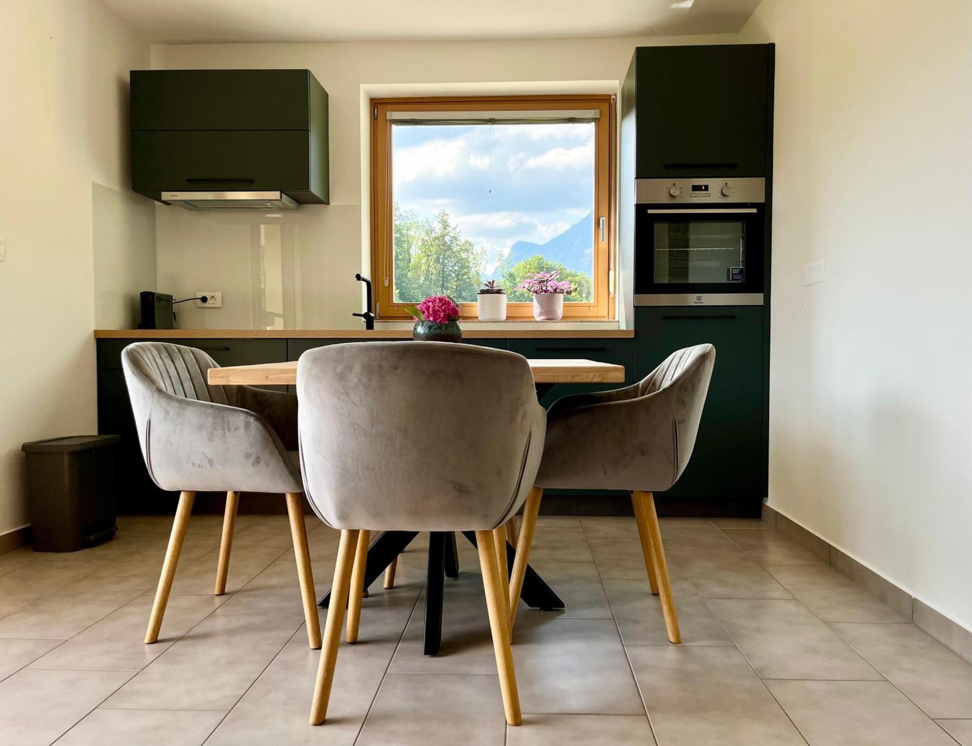 Cozy & Chic - Apartment With A Private Patio Кобарид Экстерьер фото