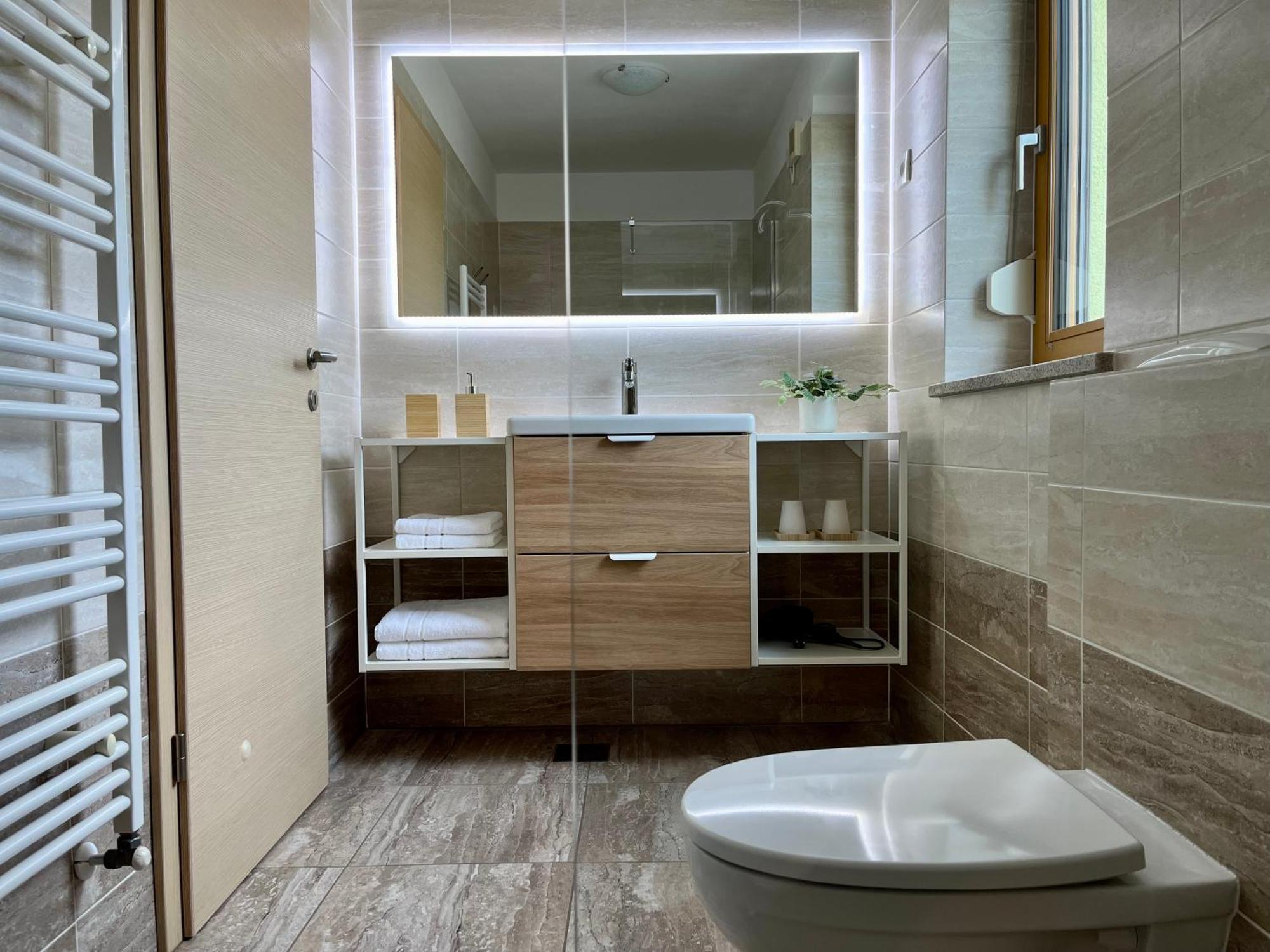 Cozy & Chic - Apartment With A Private Patio Кобарид Экстерьер фото